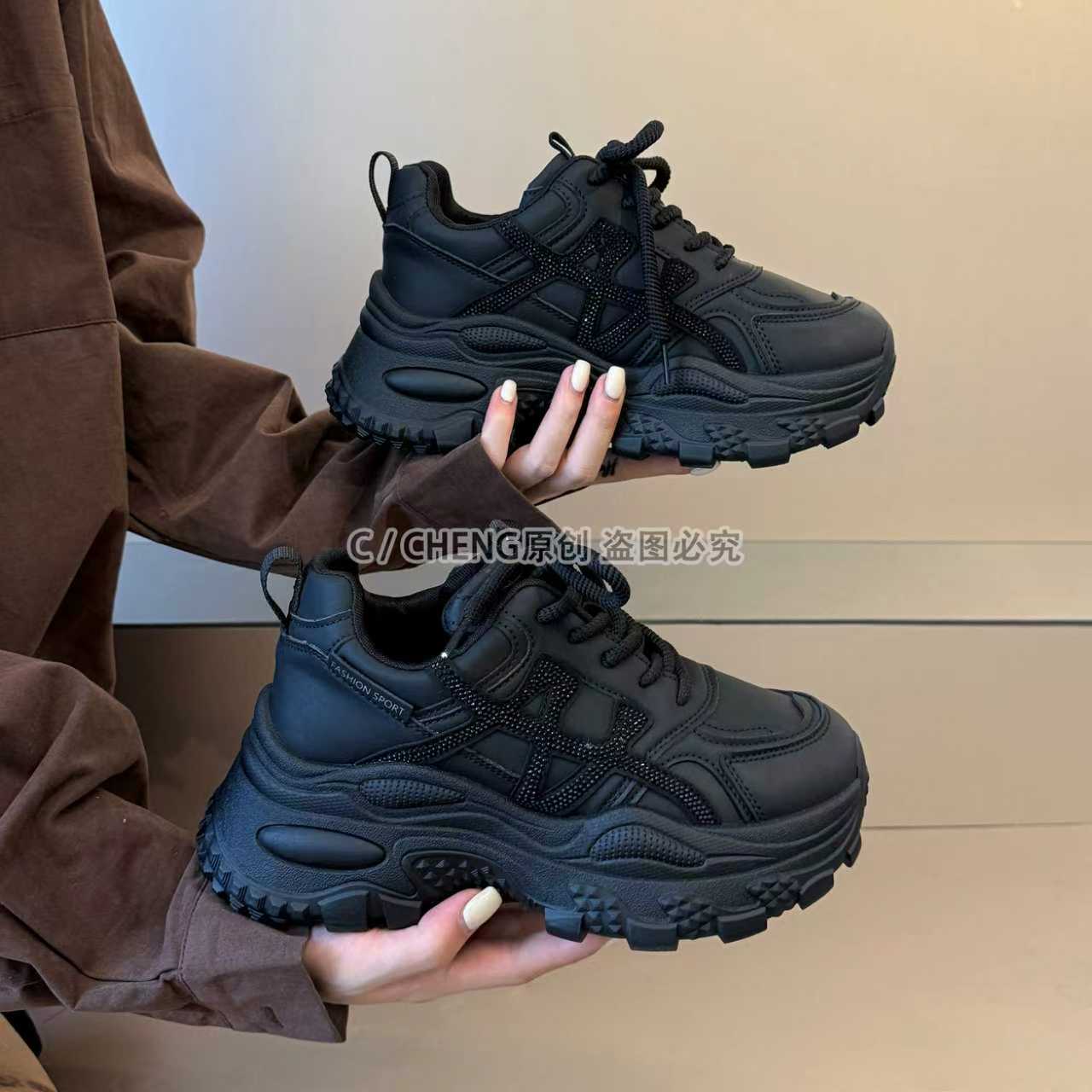 秋冬新款2025运动鞋老爹鞋时尚百搭休闲鞋韩版春季老爹鞋女ins