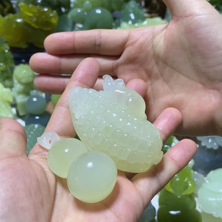 【闪购商品】未镶嵌蛇纹石玉把件飞***豆