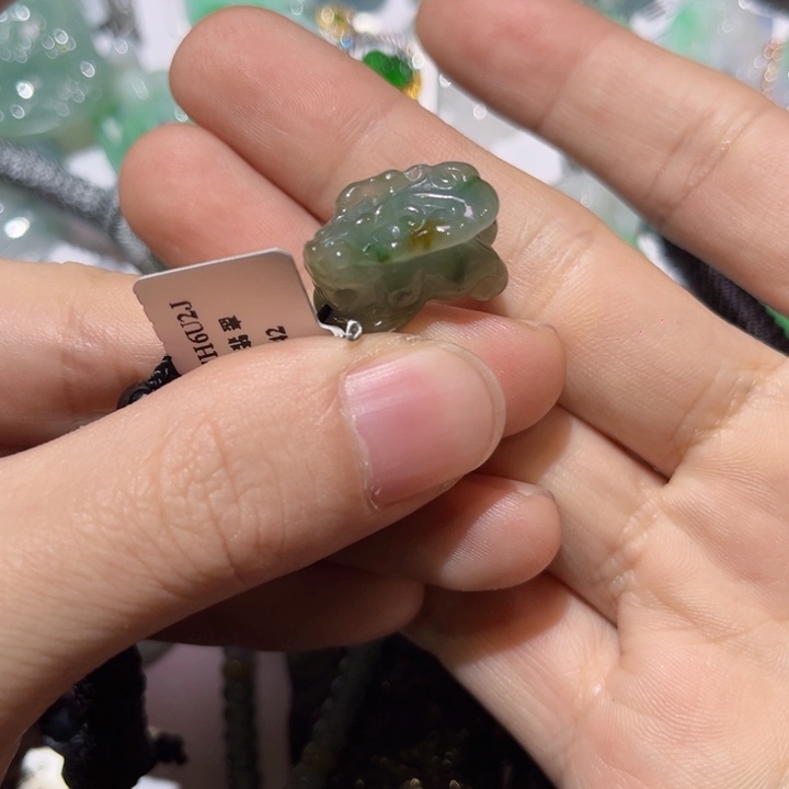 翡翠颈饰未镶嵌天然翡翠A货