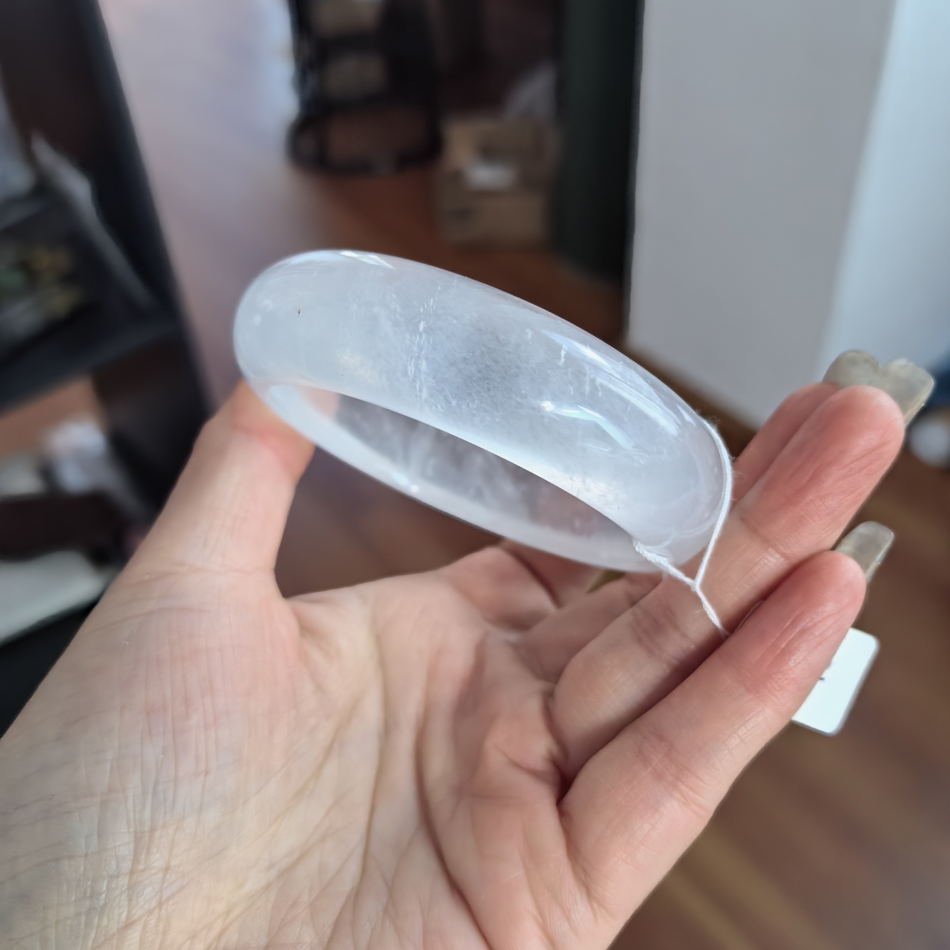 天然水沫石英质玉冰透雪花棉56.5圈特价不退换有扣手49号