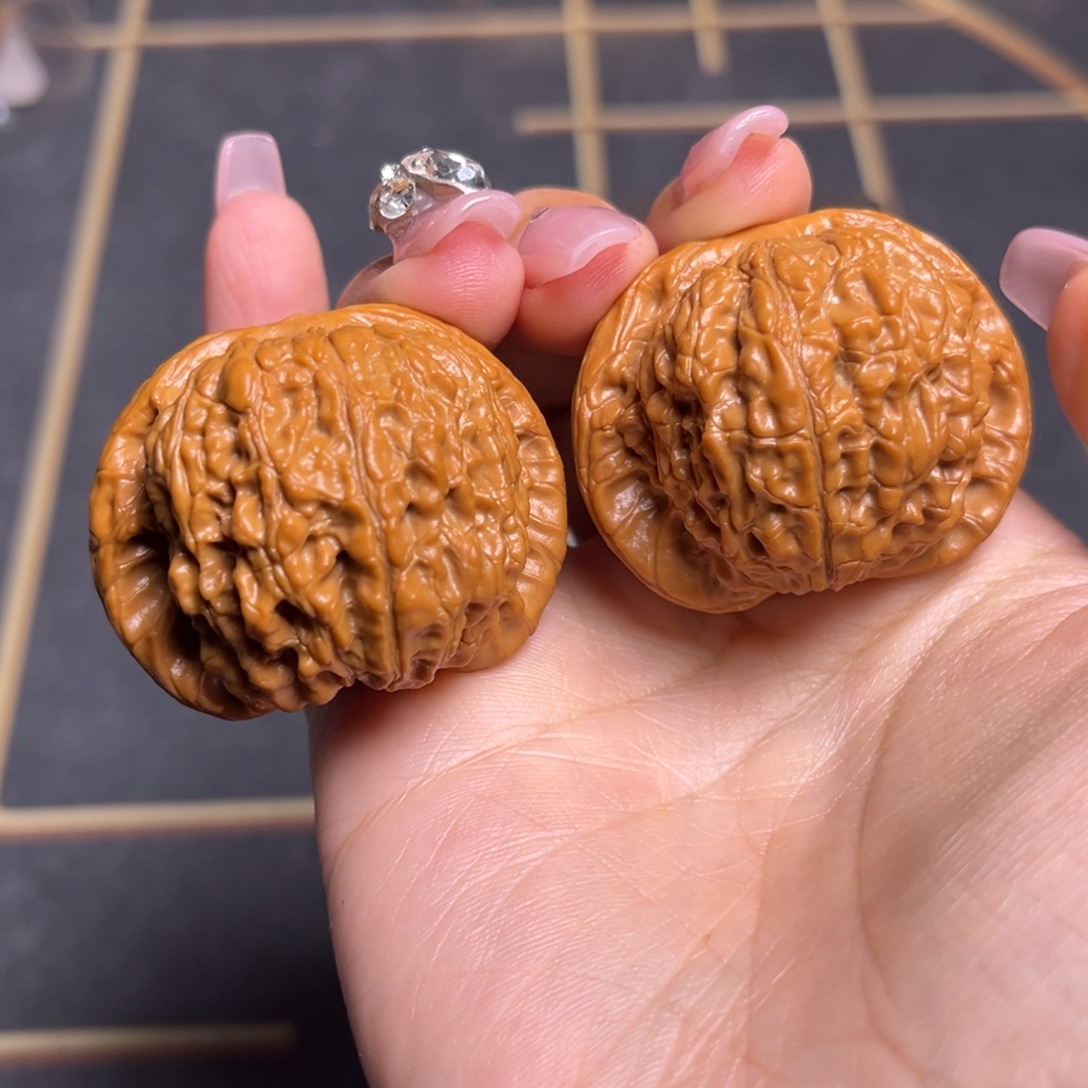 文玩核桃吊坠血麒麟42.8