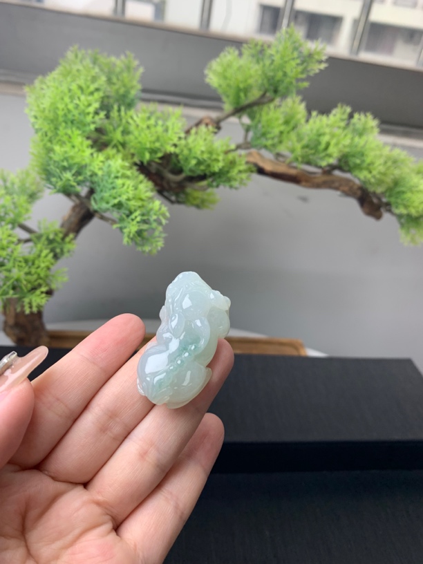 成品翡翠吊坠貔貅