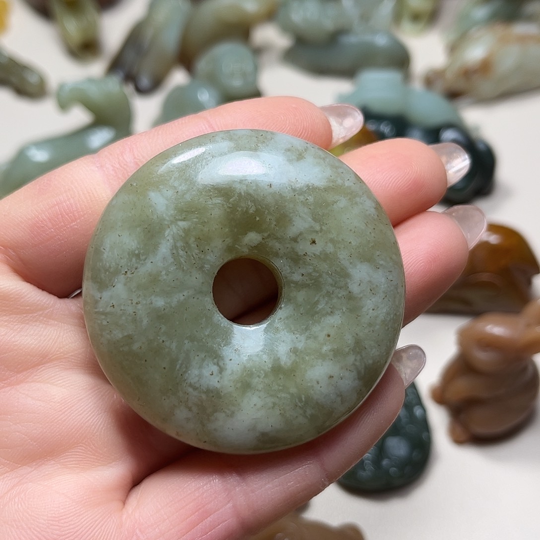 白玉菩提吊坠白玉菩提吊坠