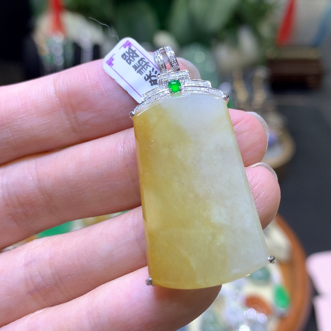 翡翠18K金镶嵌颈饰翡翠吊坠项链