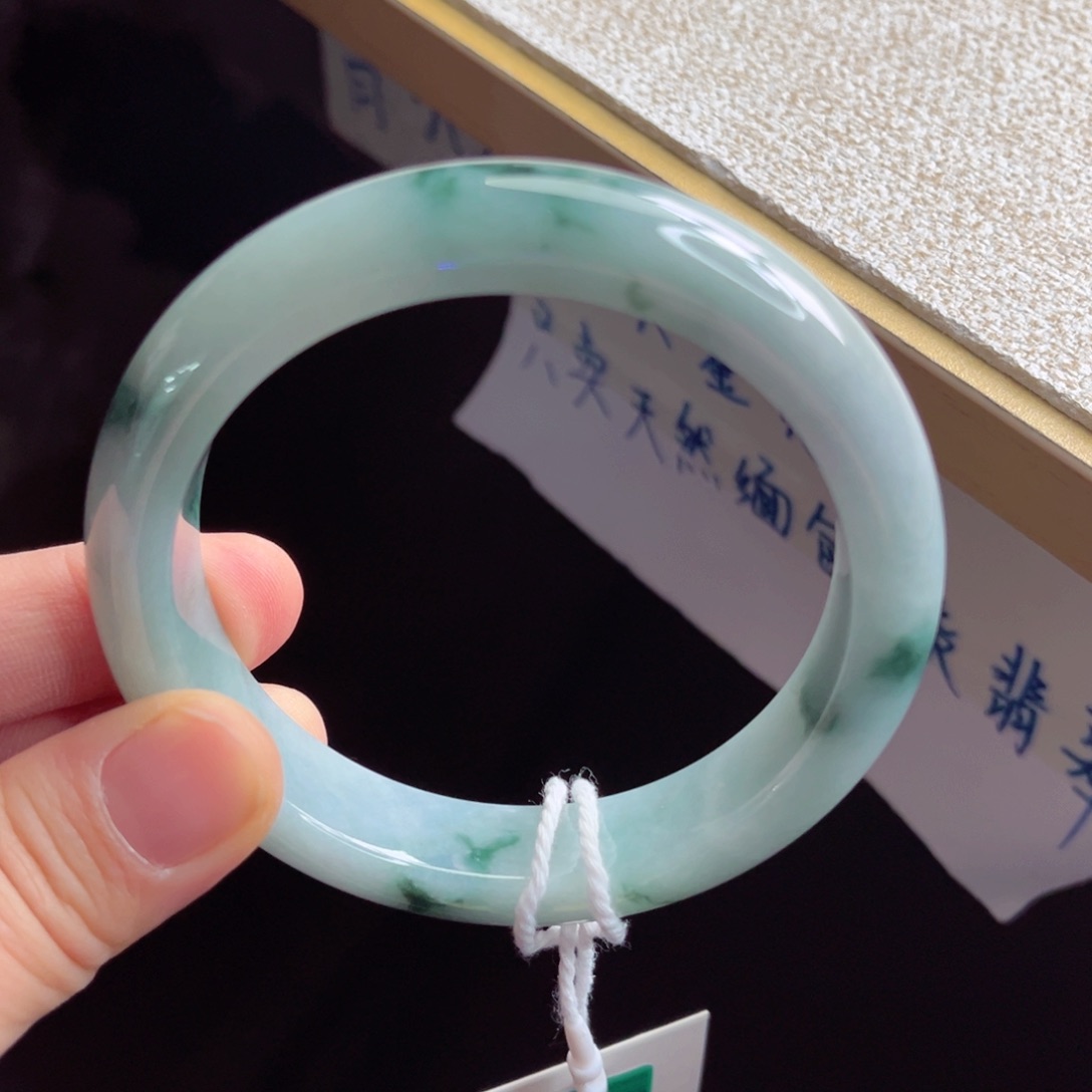 翡翠未镶嵌手镯手镯