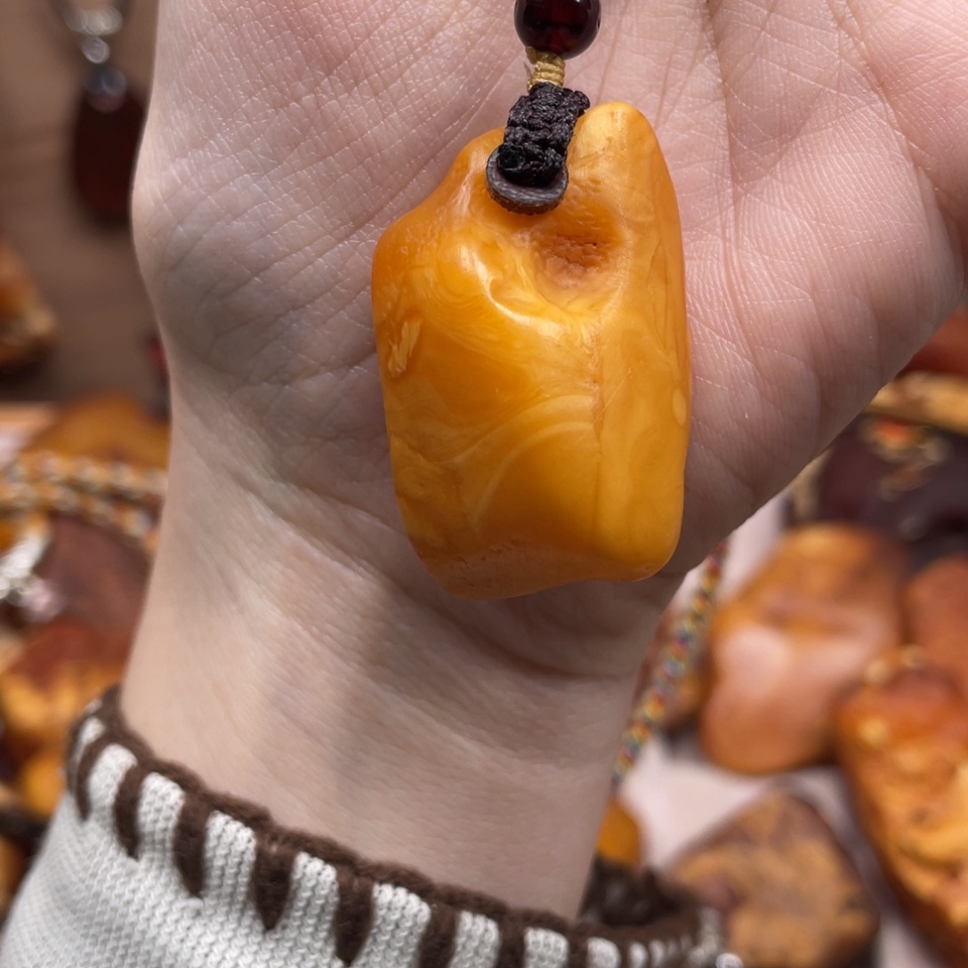 琥珀未镶嵌珠宝奇石