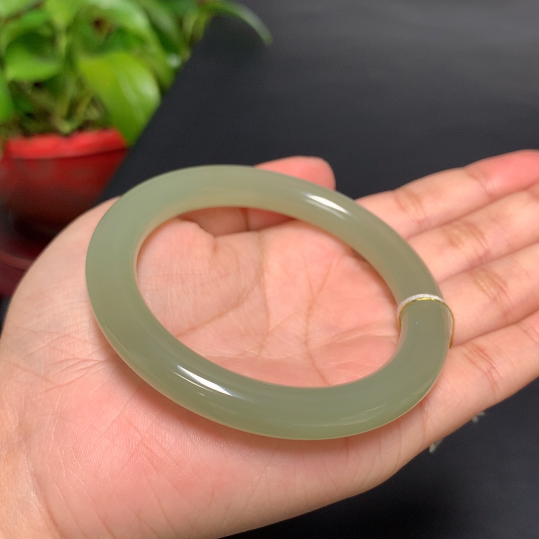 和田玉手镯未镶嵌56