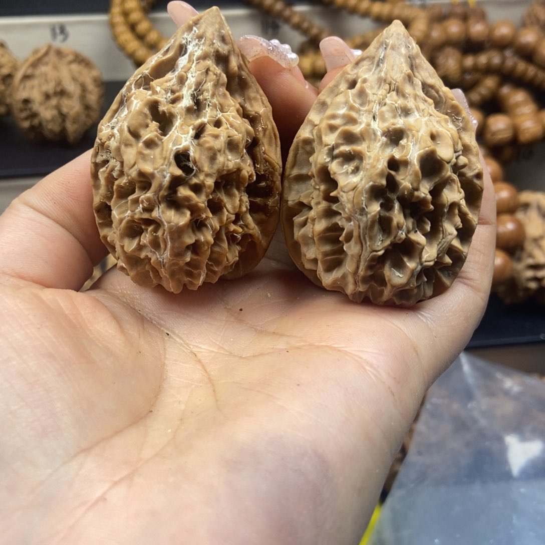 桃核吊坠秦岭鸡王瑕疵37