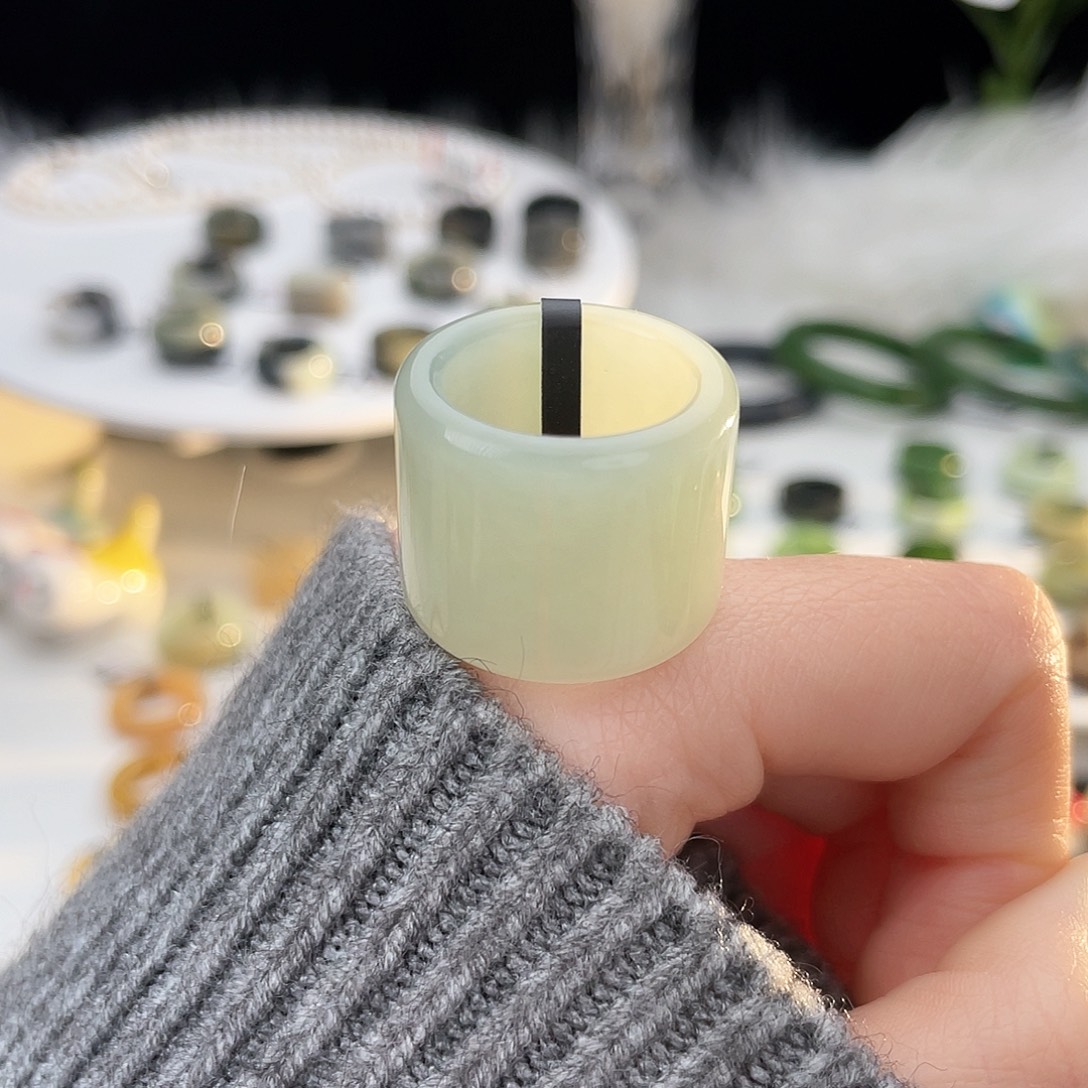 排***牙和田玉未镶嵌戒指k105 奶蓝高筒圆切17.3mm