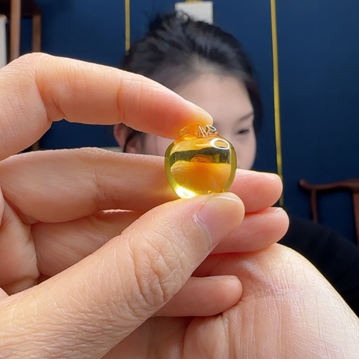 蜜蜡吊坠(赠链)未镶嵌