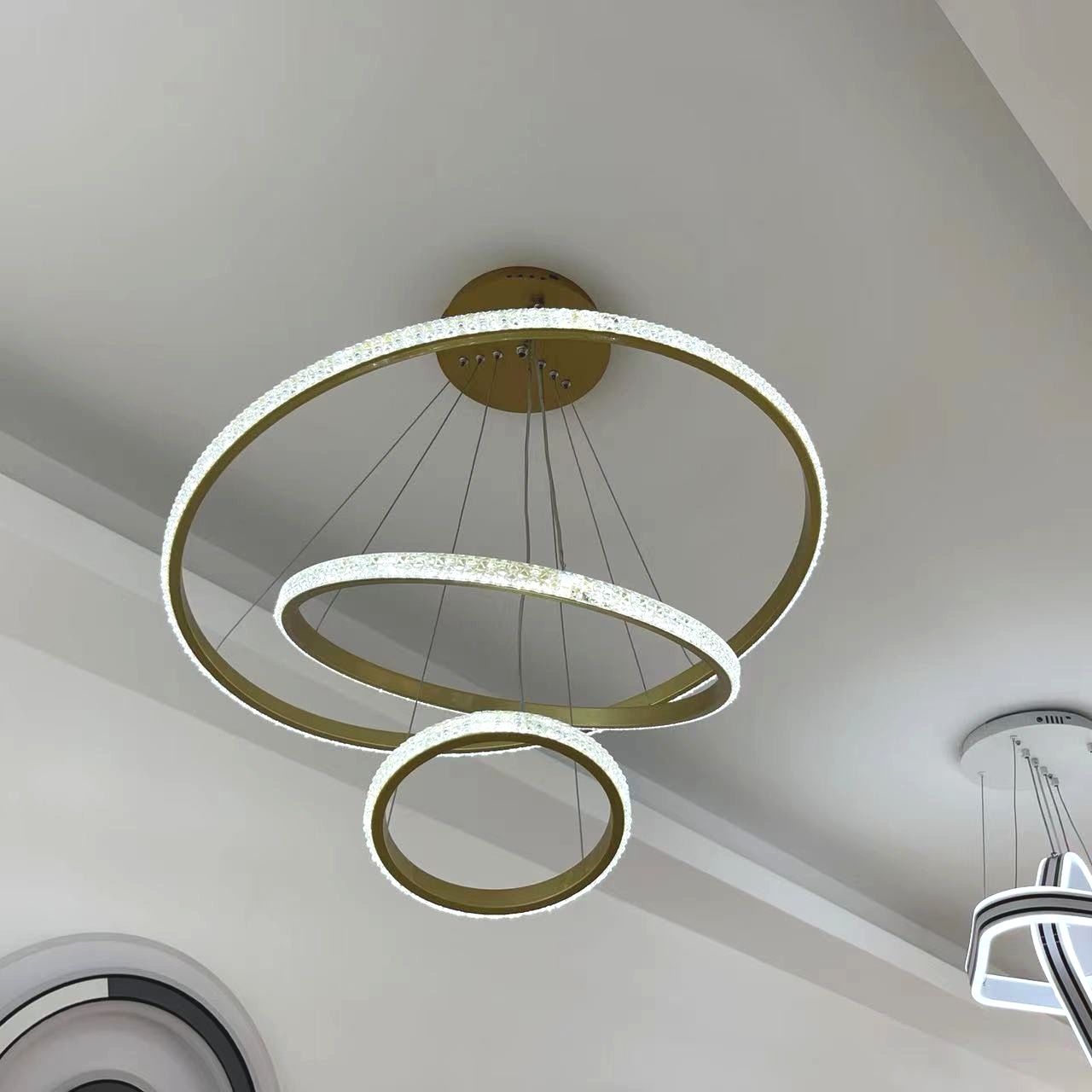 现代简约餐厅led卧室楼梯间创意吊灯轻奢客厅高级感家用灯北欧