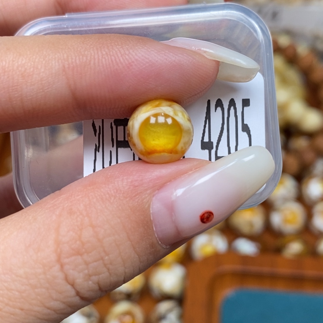 蜜蜡未镶嵌珠宝奇石4205