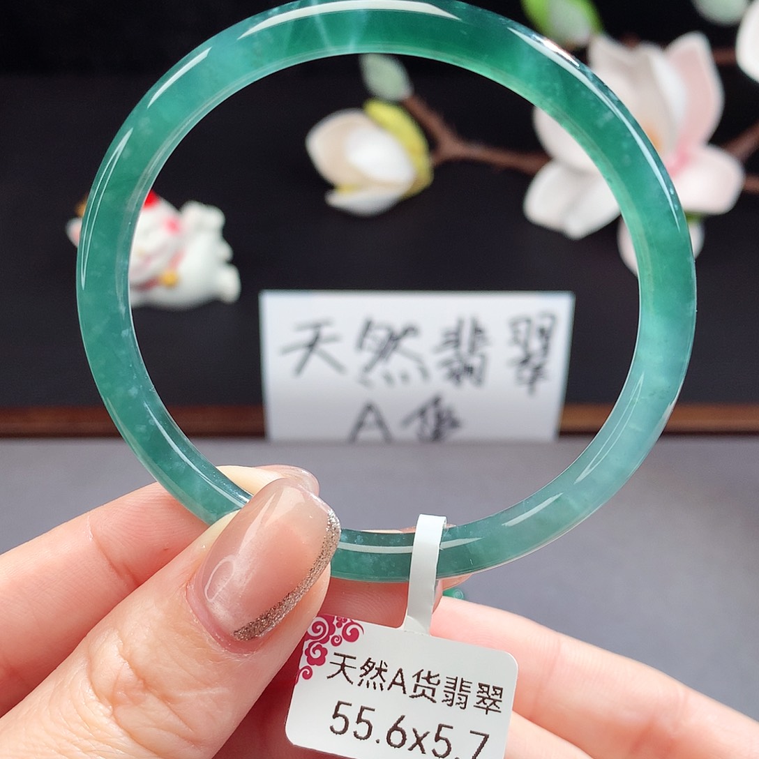 翡翠手镯（圆镯）未镶嵌