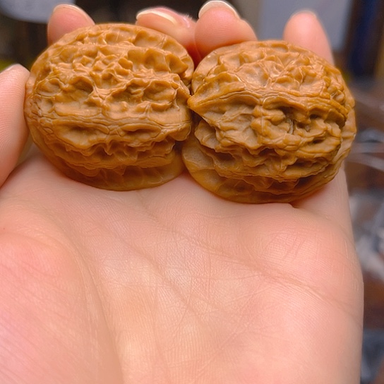 文玩核桃吊坠苹果园