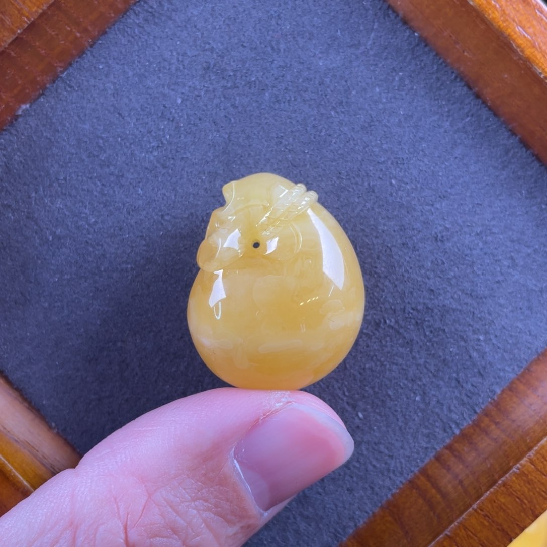 琥珀颈饰未镶嵌蜜蜡吊坠