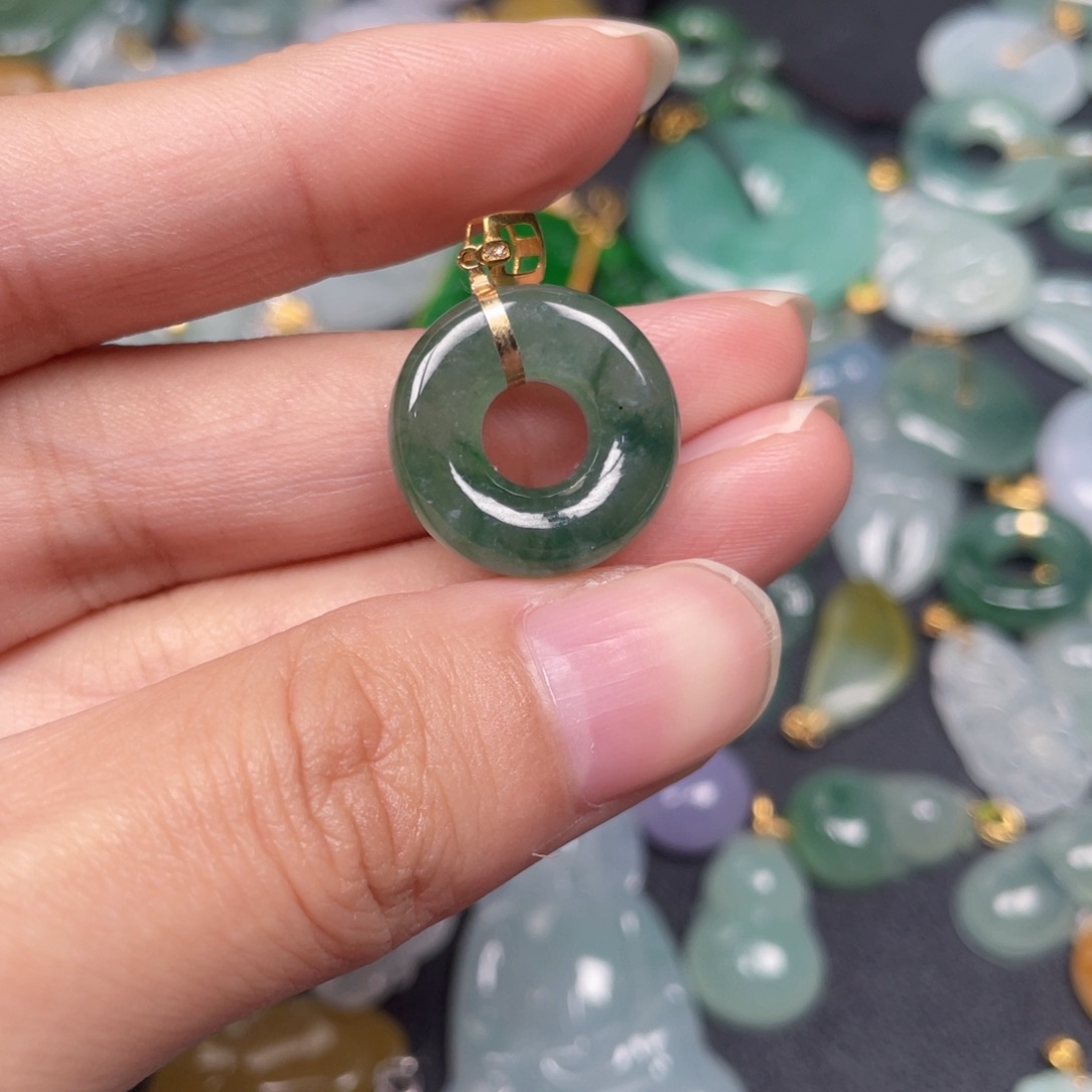 翡翠颈饰18K金镶嵌翡翠