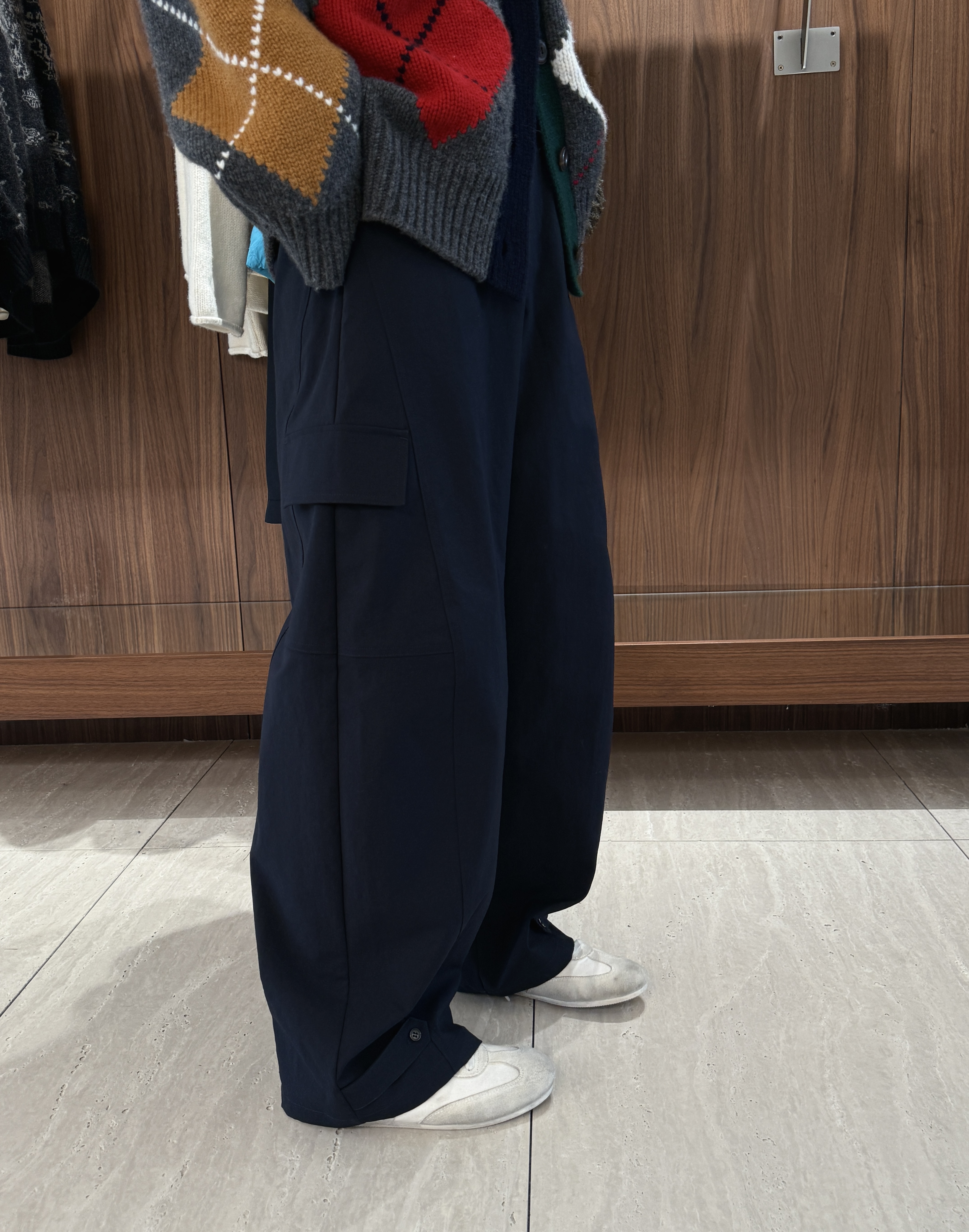 黑藏青侧口袋立体剪裁工装裤 J25KZ624