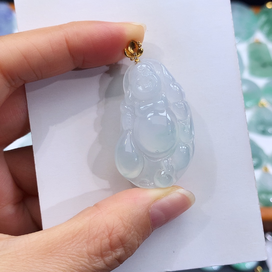 翡翠18K金镶嵌颈饰翡翠吊坠