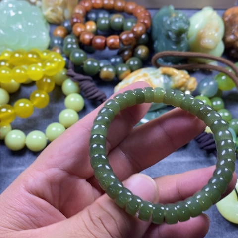 未镶嵌手链和田玉（糖玉）宝*
