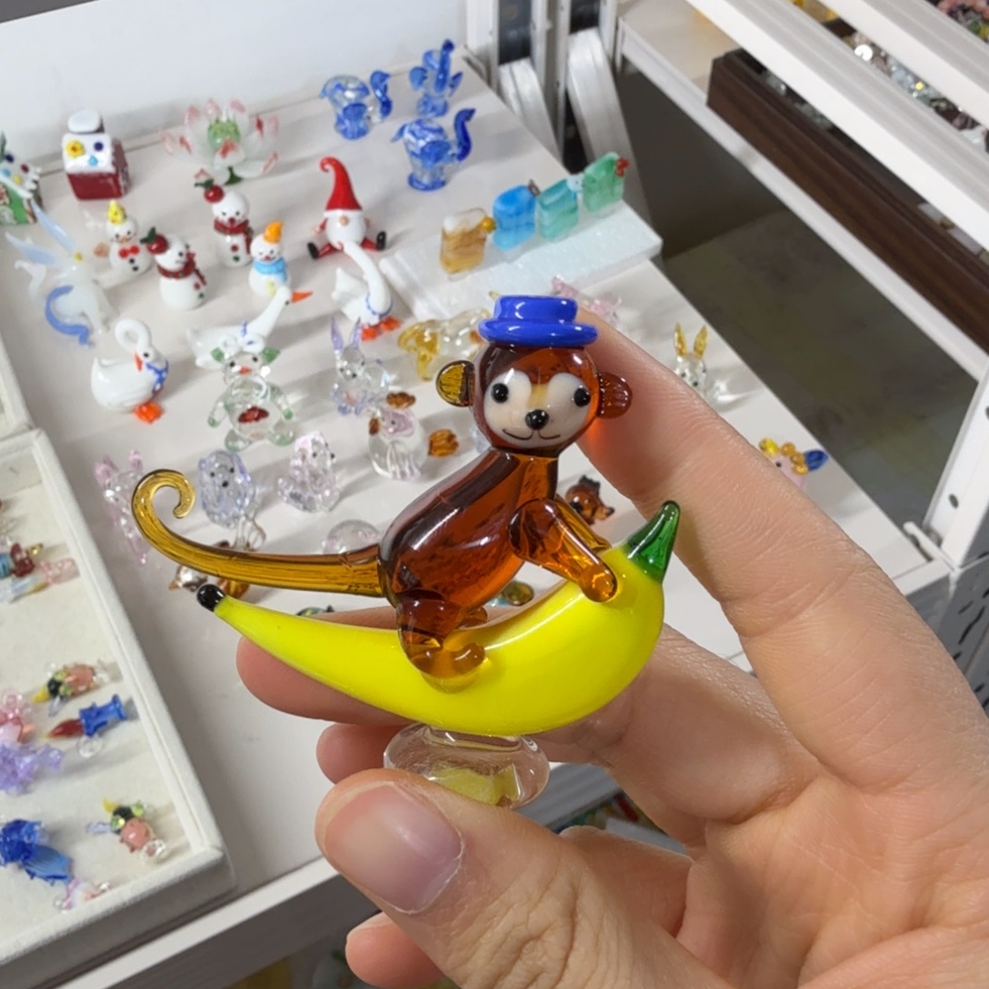 手工艺品琉璃骑香蕉小猴