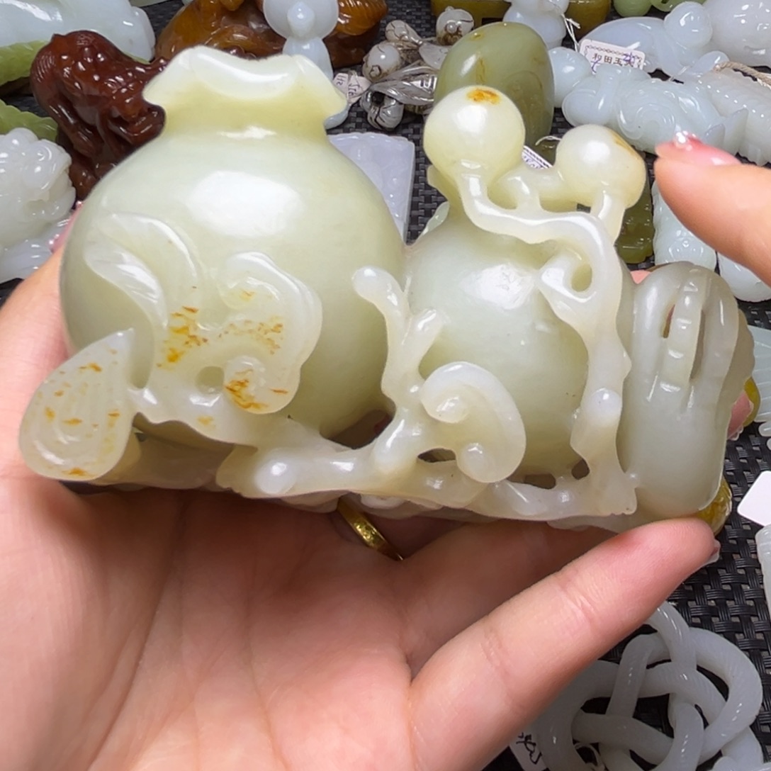 和田玉未镶嵌颈饰大**河