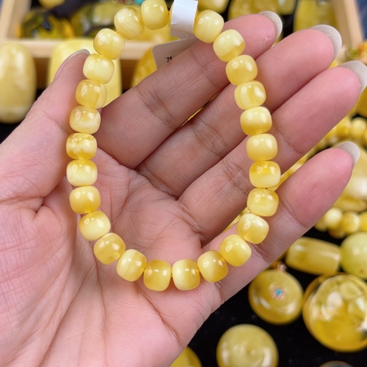 琥珀裸石未镶嵌琥珀