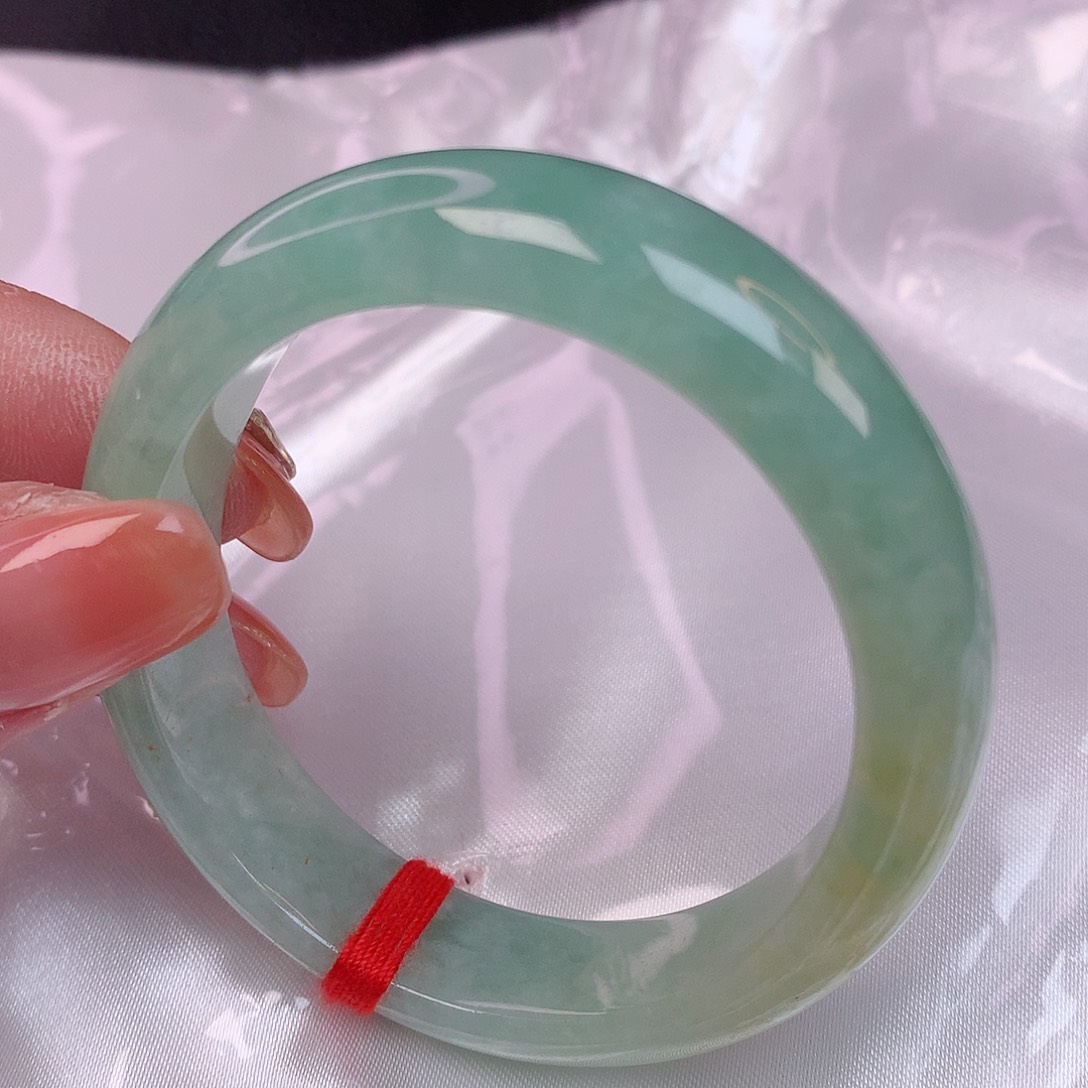 【闪购商品】翡翠未镶嵌手镯（贵妃镯）54