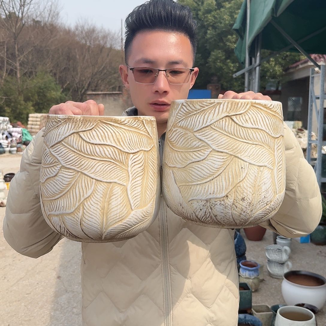 紫砂花盆口18高21（两个芭蕉叶柴烧白色