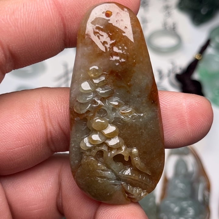 翡翠未镶嵌颈饰山水牌