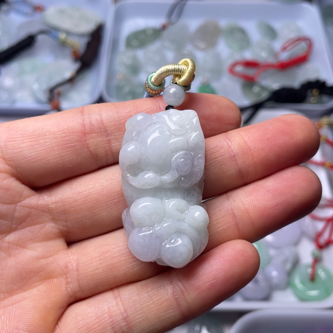 翡翠颈饰未镶嵌翡翠