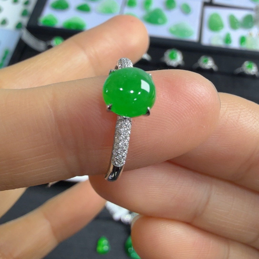 翡翠吊坠(不含链)18K金镶嵌绿蛋