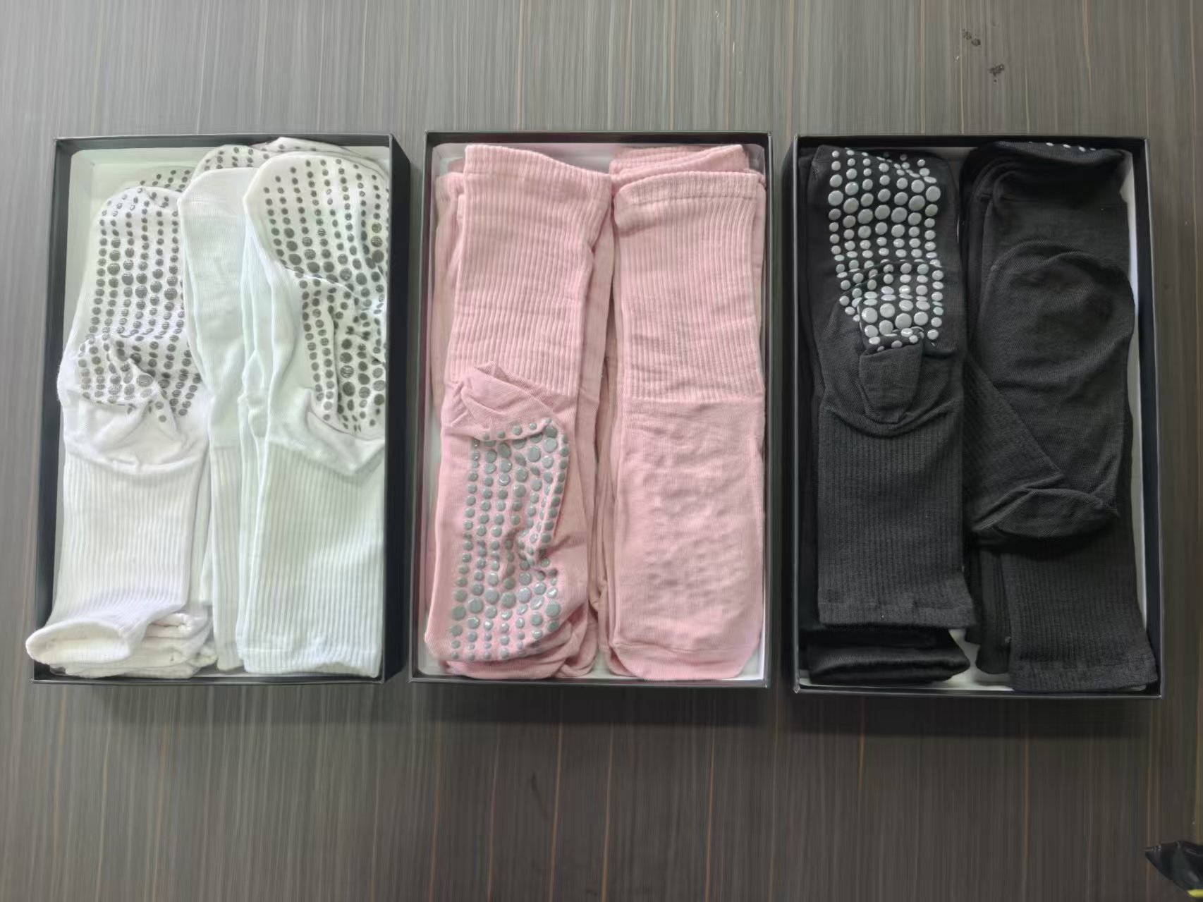 防滑袜子女地板袜普拉提室内健身瑜伽搭配鲨鱼裤运动袜子