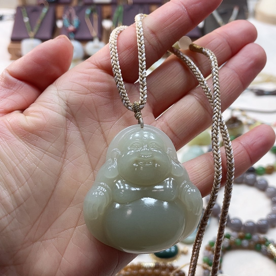 和田玉颈饰未镶嵌