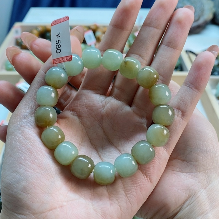 透闪石质玉手串未镶嵌