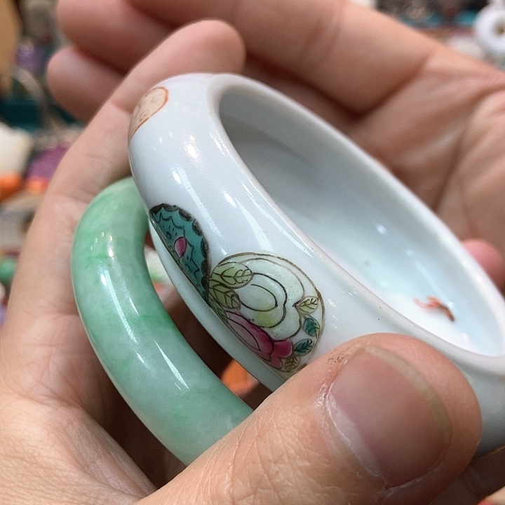 过**烟闪购商品一对一讲解