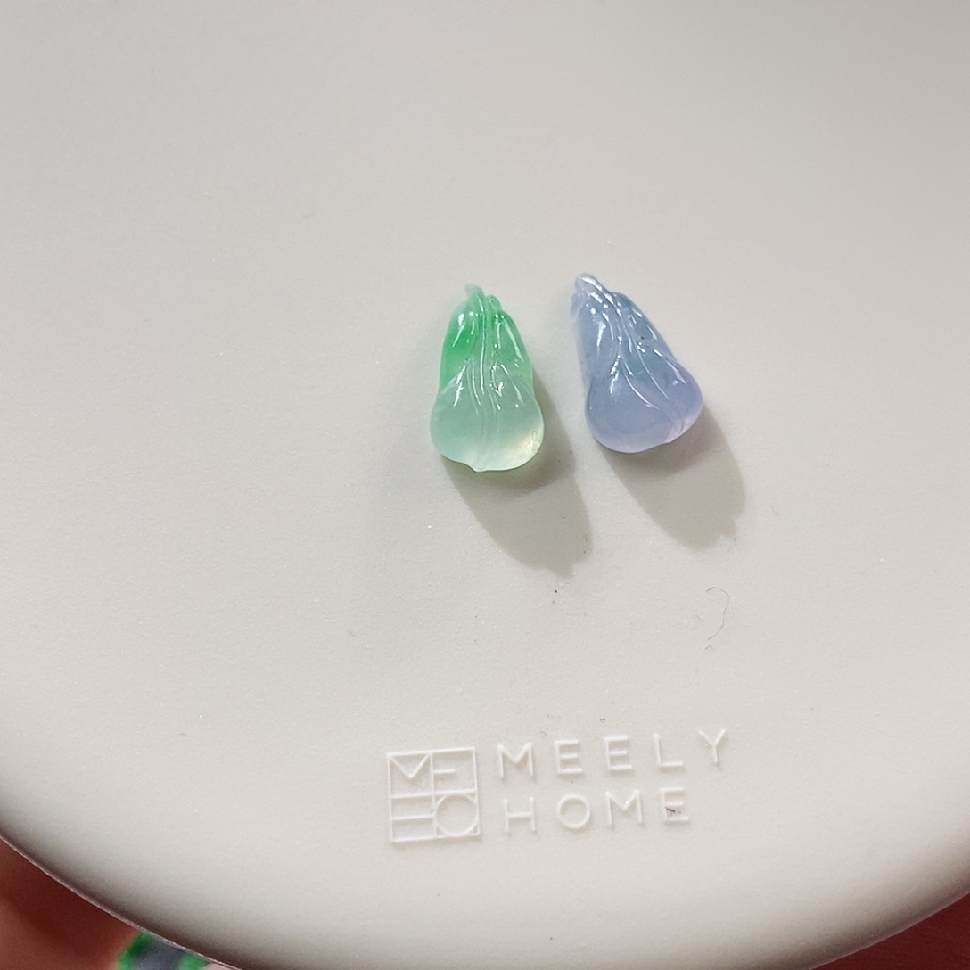 翡翠裸石紫绿一对