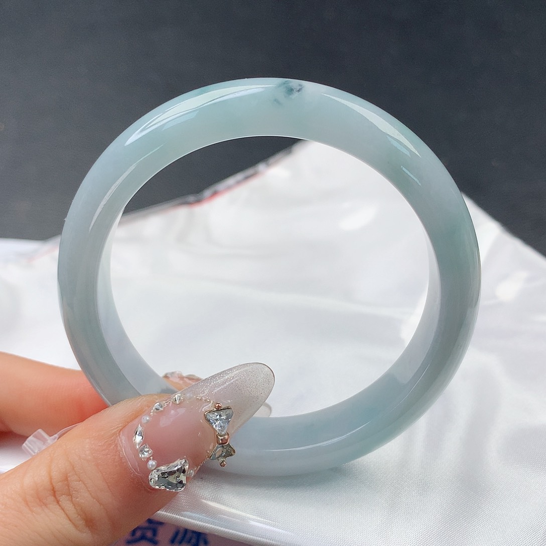 翡翠手镯未镶嵌0044正55.7