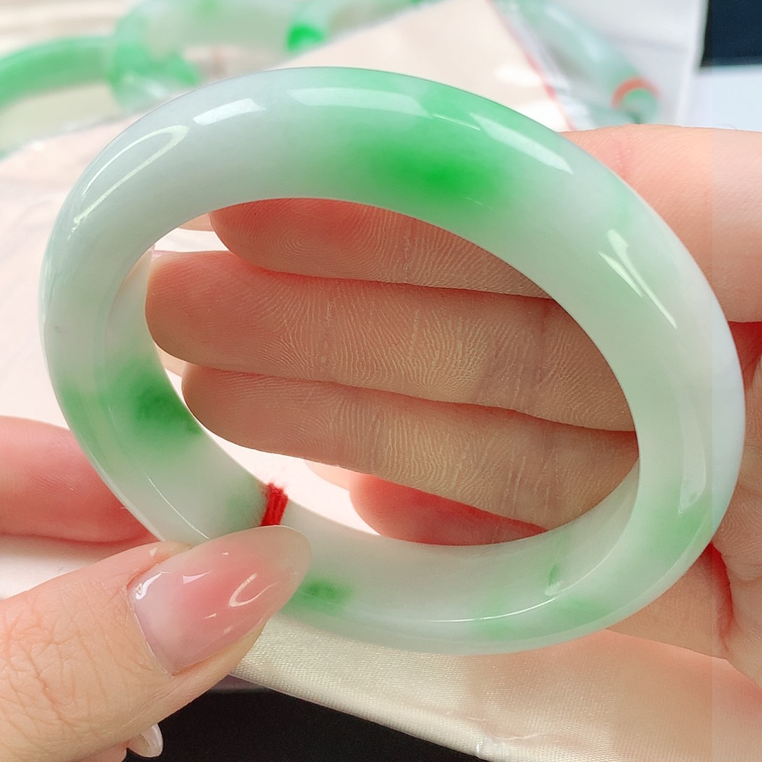 未镶嵌手镯翡翠819