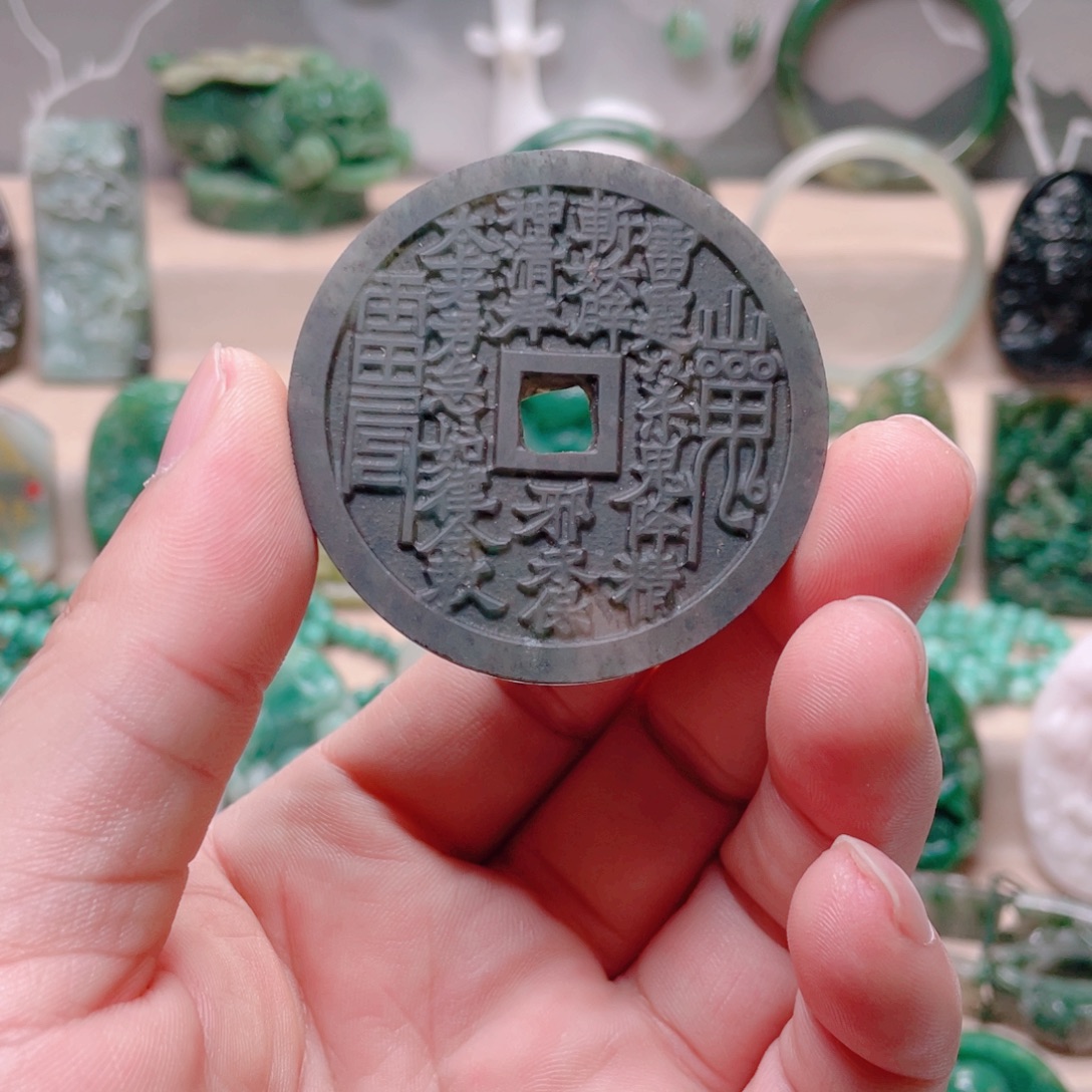 独山玉未镶嵌颈饰