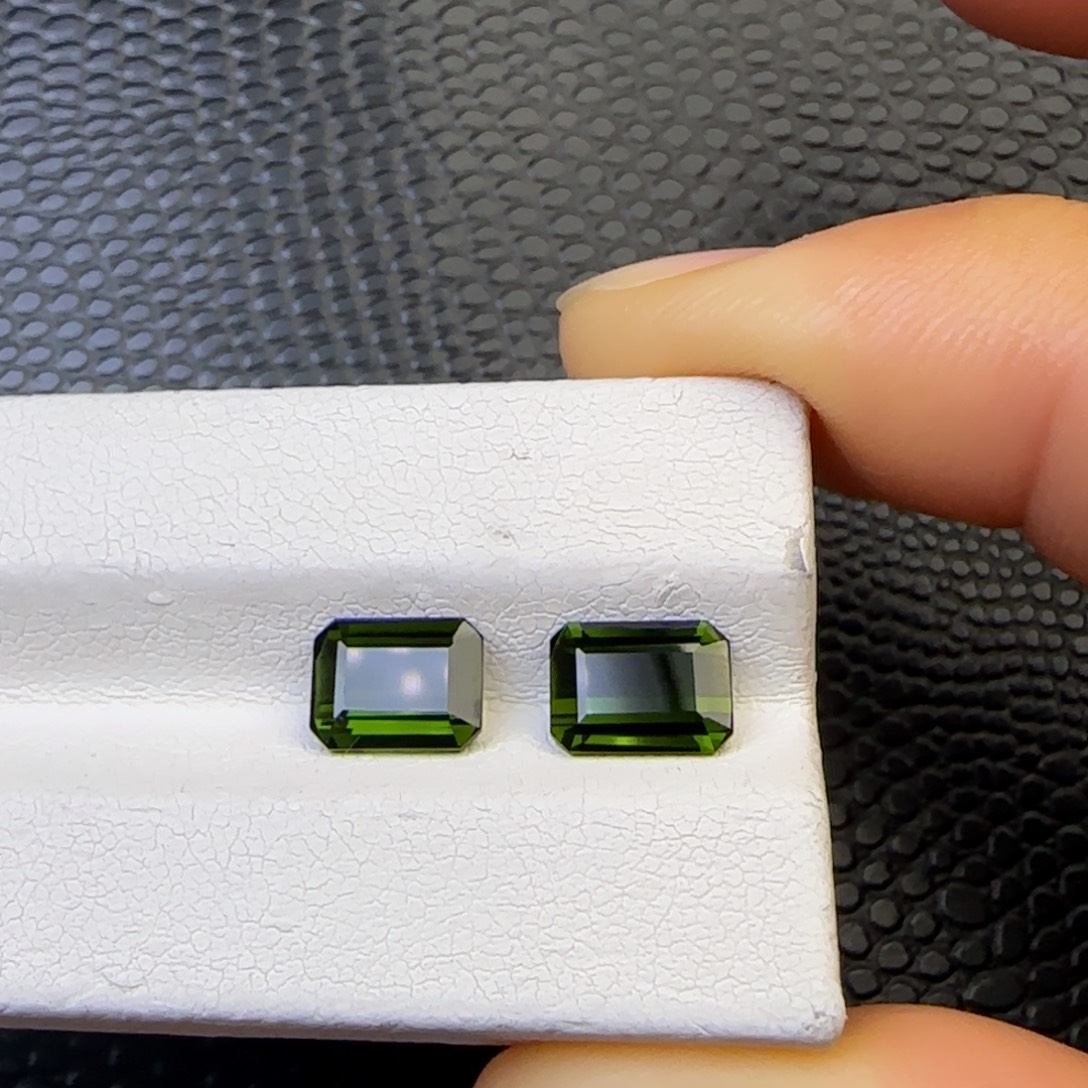 珠宝半成品未镶嵌碧玺天然3.05克拉 一对