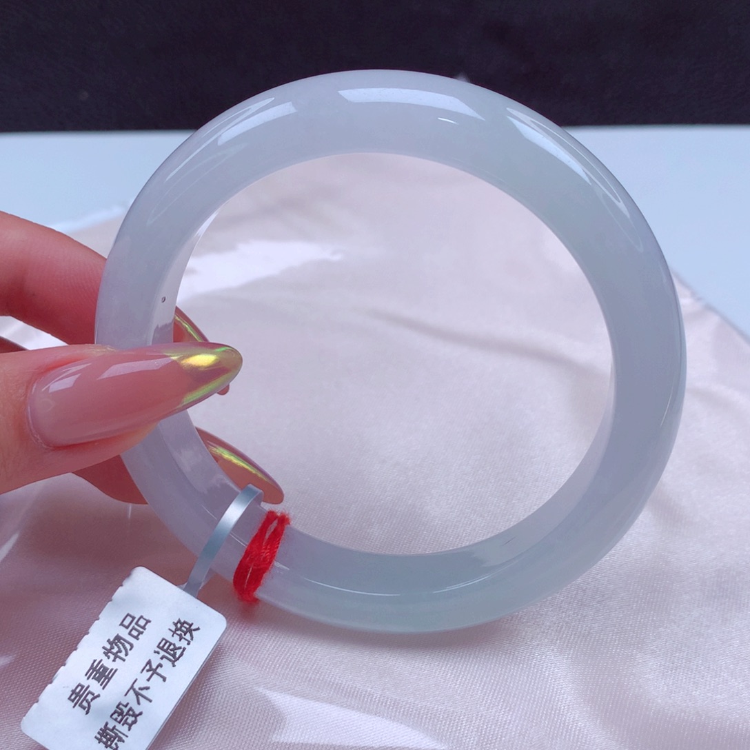 翡翠手镯未镶嵌翡翠57