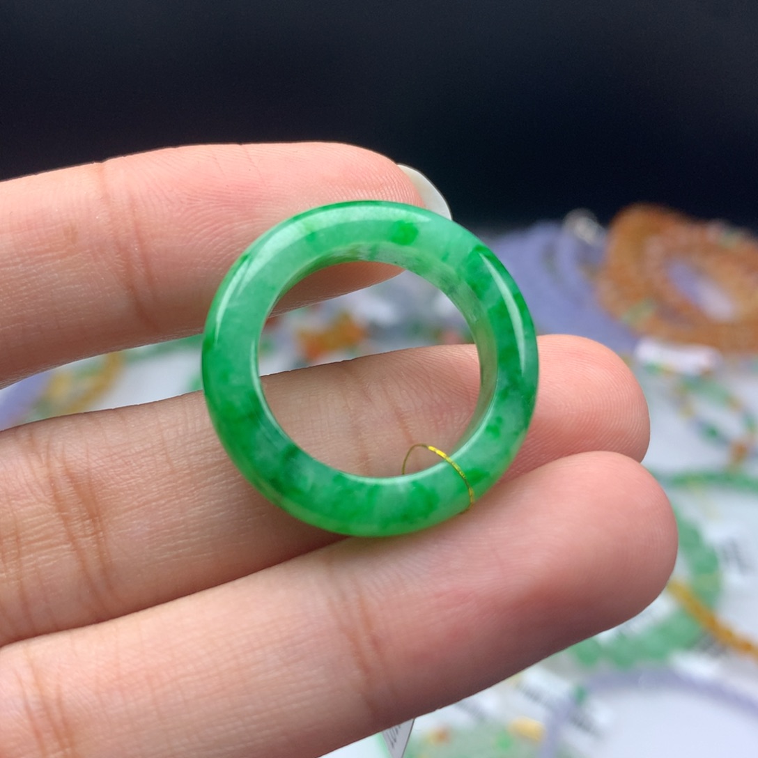 翡翠手链未镶嵌卡