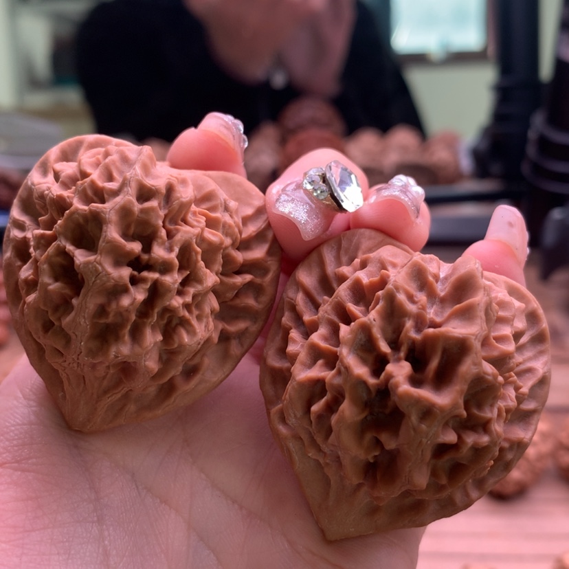 【闪购商品】文玩核桃把件嗨****下秦岭野生