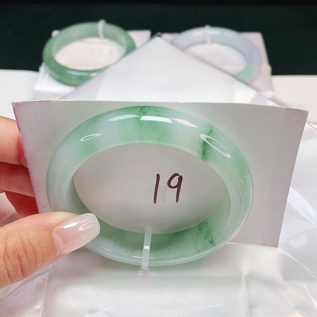 翡翠未镶嵌手镯 正圈53+