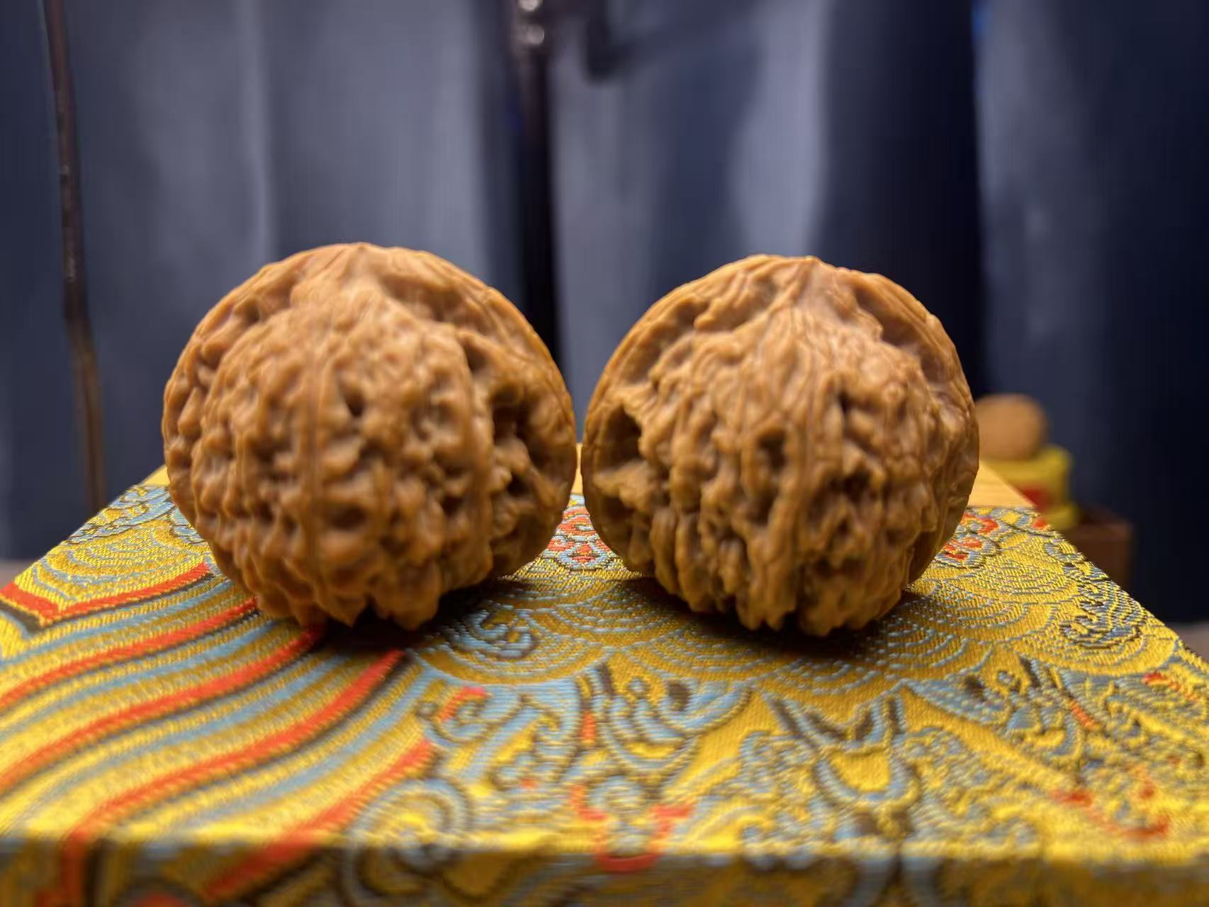 精品平谷四座楼狮子头文玩核桃盘玩手把件