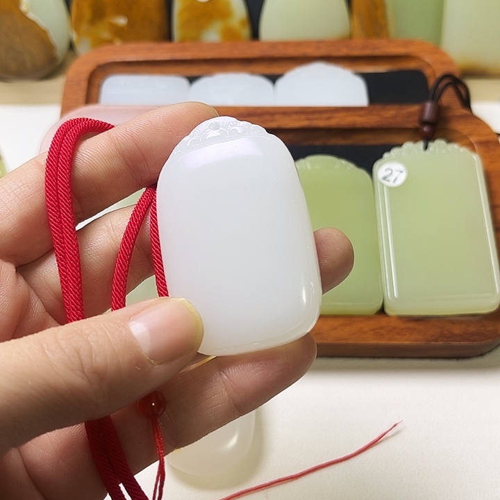 一***界非金属平安无事白色小