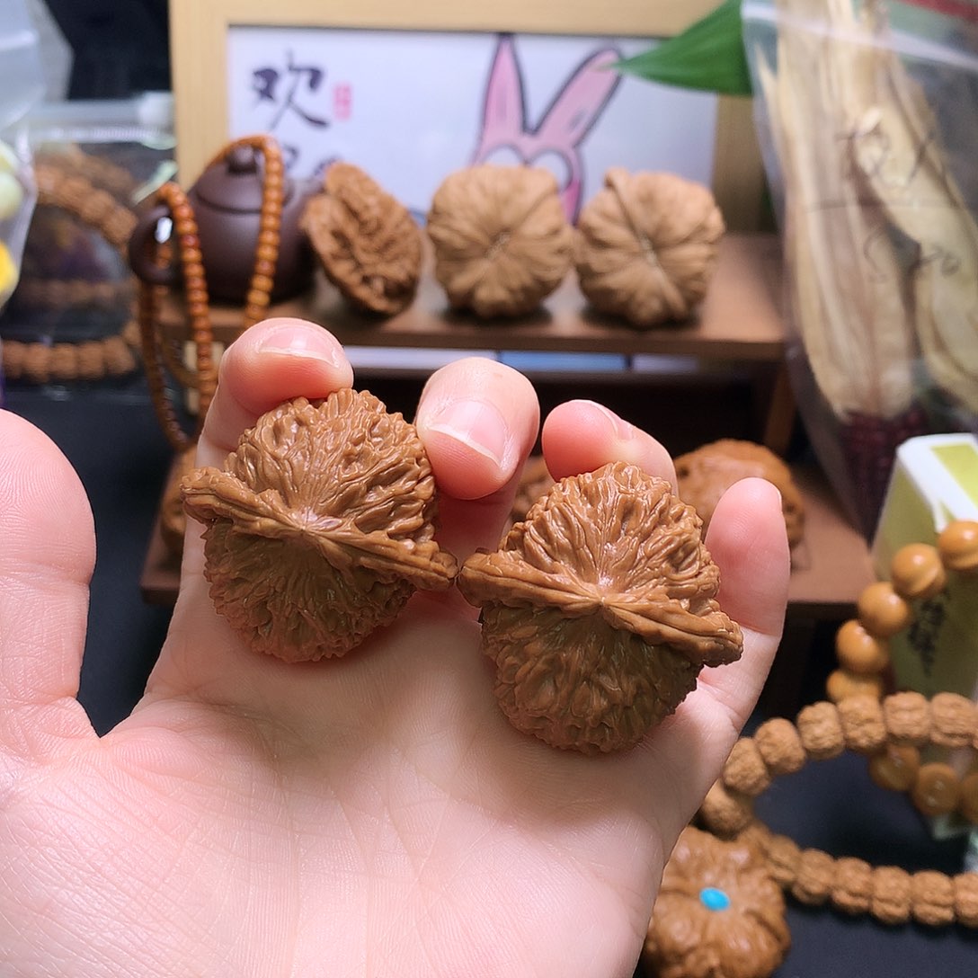文玩核桃吊坠驹*驹白狮子39