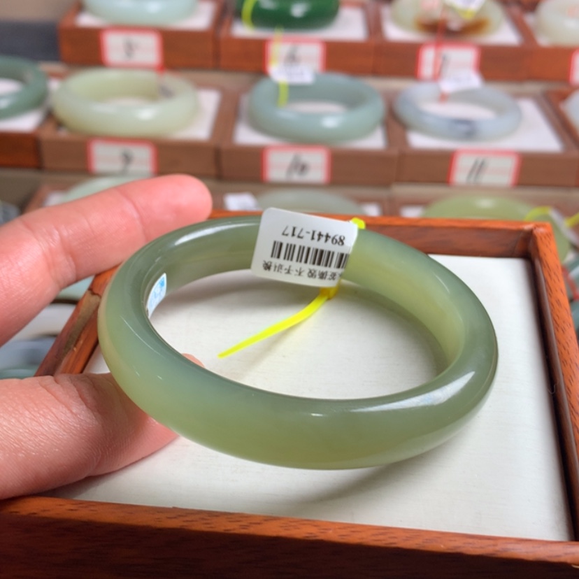 【闪购商品】和田玉未镶嵌手镯57