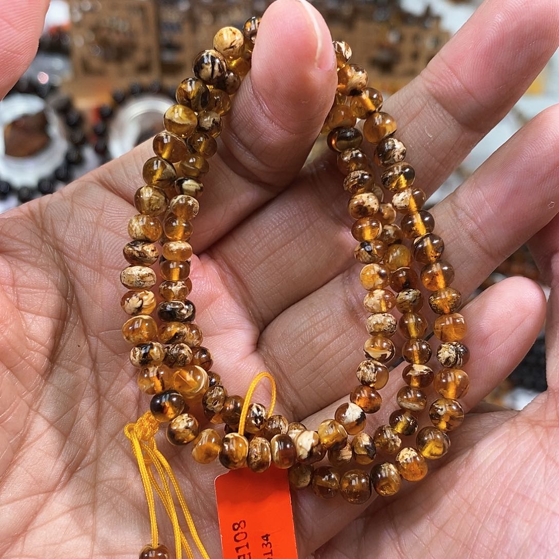 琥珀未镶嵌手链5溶洞108