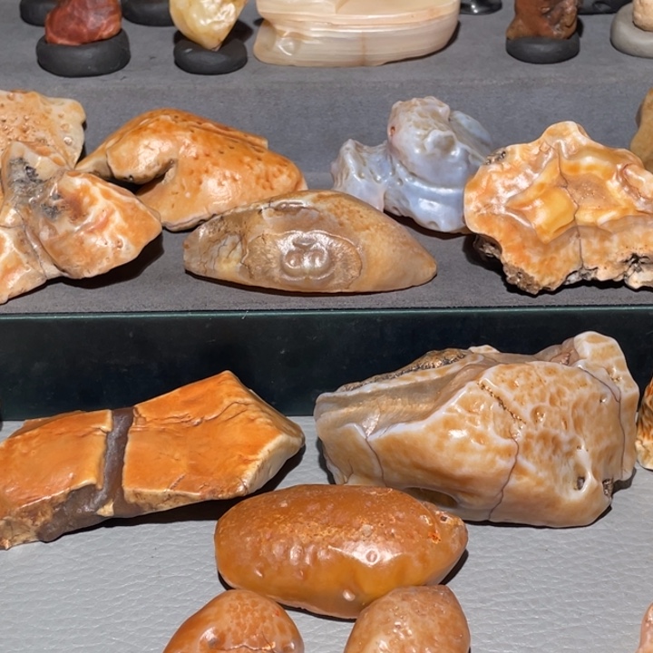 佛***生石材阿拉善沙漠奇石